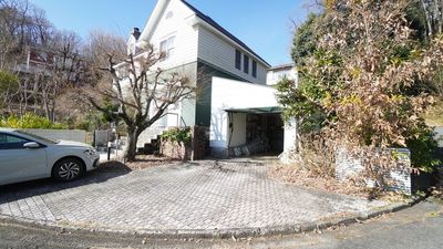 敷地内のガレージも必要でしたらお貸しできます - クロア伊豆高原 撮影専用ハウススタジオ 庭付き一軒家3階建『クロア伊豆高原』の設備の写真