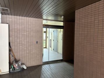 入り口 - UTILITY会議室・研修ルーム 貸し会議室、研修室の入口の写真