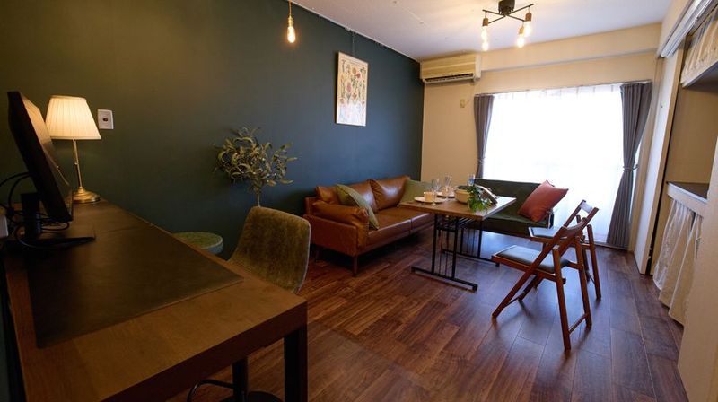 落ち着いた雰囲気と上質さがほどよく調和した、まるで“隠れ家”のようなスペース。 - アトリウム池袋の室内の写真