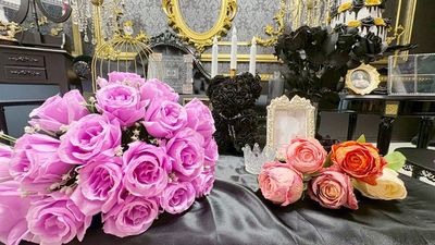 ピンクのバラのブーケもございます - 姫スタジオ（大名ゴシック店） 姫スタジオ（博多ゴシック店）の室内の写真