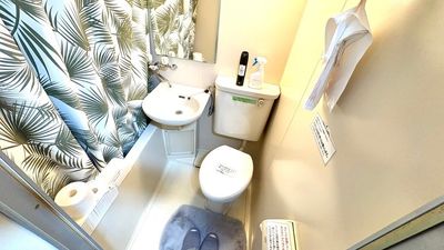 トイレは洋式です。皆様がきれいにお使いくださるため、清潔感があり安心です。 - 姫スタジオ（大名ゴシック店） 姫スタジオ（博多ゴシック店）の室内の写真