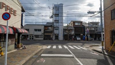 御池通り沿いのコマビル１F
二条駅から徒歩５分 - レンタルスペースCLOVER レンタルダンススタジオ　CLOVER二条駅店の室内の写真