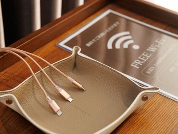 高速Wi-Fi＆3way充電器も完備。 - 【川口駅】落ち着いた完全個室サロン｜施術・エステ・整体｜定期歓迎 【Monkey Space川口】川口駅徒歩10分💆‍♀️サロンの設備の写真