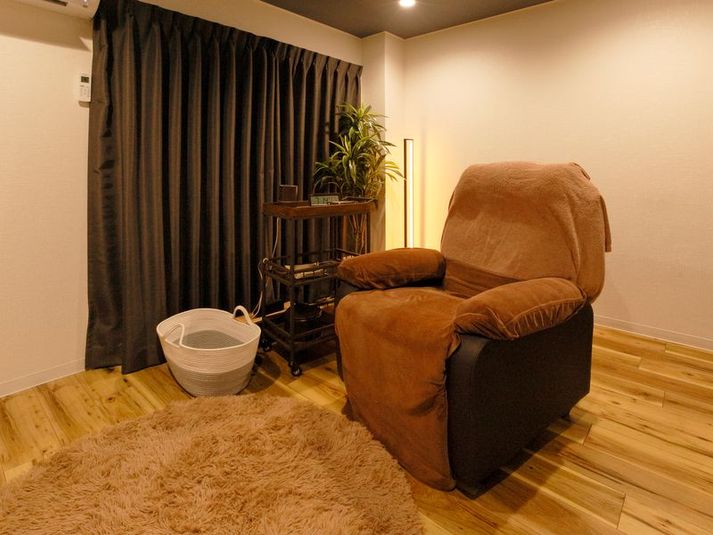 大人向けの落ち着いた雰囲気の店内 - 【川口駅】落ち着いた完全個室サロン｜施術・エステ・整体｜定期歓迎 完全個室のプライベートサロン🍌Monkey Space川口🍌の室内の写真