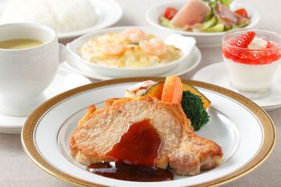 お食事 - アートホテル成田内　会議室 西館1階　飛鳥の室内の写真