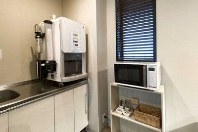 THE HUB 田町 コワーキングスペース【会話可能エリア】の室内の写真