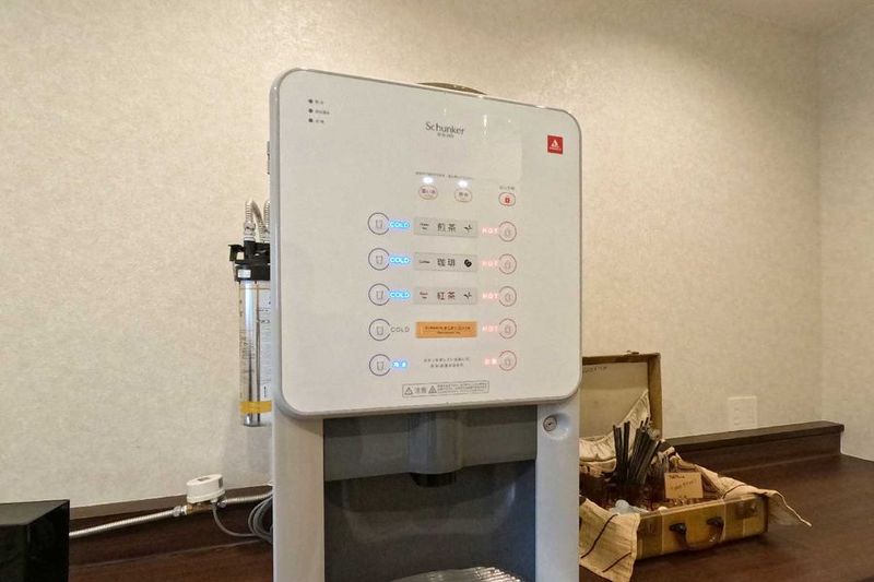 コワーキングスペース【会話禁止エリア】 - THE HUB 南青山