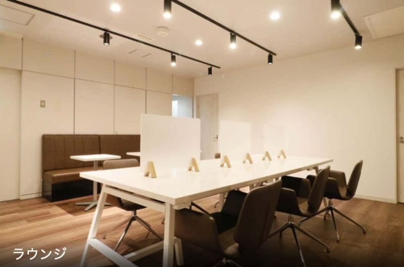 コワーキングスペース【会話禁止エリア】 - THE HUB 代々木