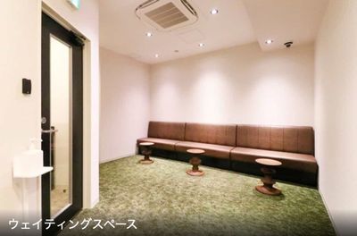THE HUB 池袋 SOUTH コワーキングスペース【会話可能エリア】の室内の写真