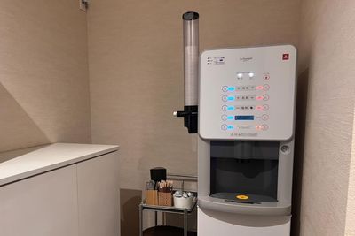 THE HUB 大阪江坂 コワーキングスペース【会話可能エリア】の室内の写真