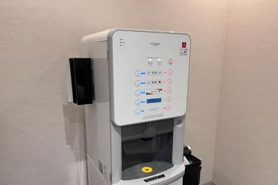THE HUB 江坂南 コワーキングスペース【会話可能エリア】の室内の写真