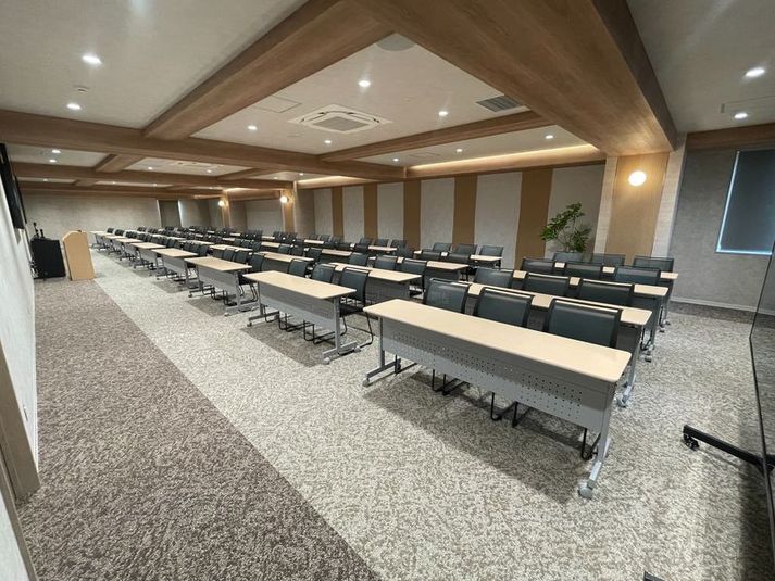 【メインフロア】 - TIME SHARING 新橋駅前4F（銀座口） TIME SHARING 4Fの室内の写真