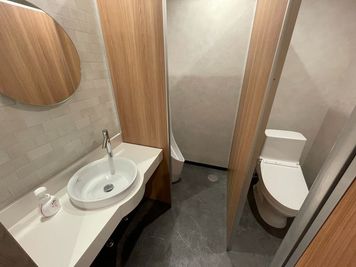 【トイレ】 - TIME SHARING 新橋駅前4F（銀座口） TIME SHARING 4Fの設備の写真