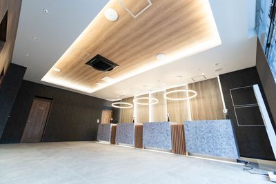 【1階エレベーターホール】 - TIME SHARING 新橋駅前4F（銀座口） TIME SHARING 4Fの入口の写真