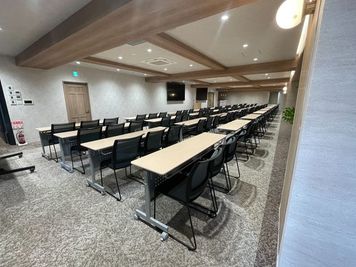 【メインフロア】 - TIME SHARING 新橋駅前4F（銀座口） TIME SHARING 4Fの室内の写真