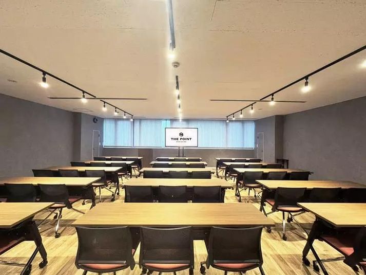 THE POINT新橋｜大会議室「チャップリン」 - ワンコイン会議室 新橋