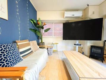 五反田駅徒歩1分｜最大10名｜24h利用可｜ビジネス、パーティー、ボードゲーム、女子会などの利用に最適！夜間〜早朝の利用も可能！ - シェアポケ 五反田