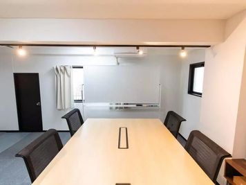 ワンコイン会議室 御茶ノ水の室内の写真