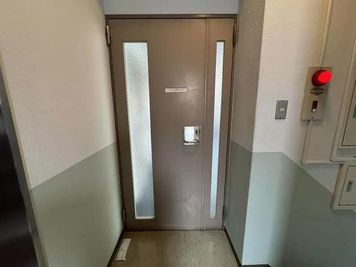 ワンコイン会議室 大門･浜松町の入口の写真