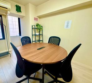 打ち合わせ・商談・作業に最適✨渋谷駅近の4名用会議室 - NODE SHIBUYA
