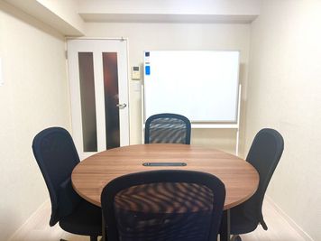 NODE SHIBUYA 渋谷４分💡4名席ワークスペース📖の室内の写真