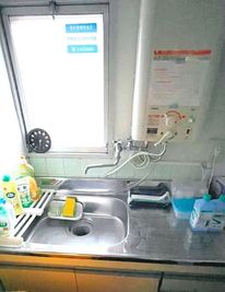 共有キッチン　※広くはありませんが洗い物には便利です♪ - 【AngelSalonグループ】AngelLash／iley蒲田 【個室】レンタル美容サロンの設備の写真