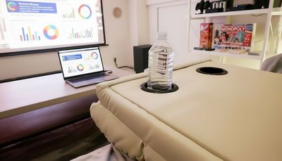 長時間でも、自然と集中が続く空間。 - Cinema Neon Pod / シネマネオンポッド秋葉原 小川町駅・淡路町駅・新御茶ノ水駅から2分の個室ワークルームの室内の写真