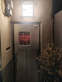 店内入口 - 知人とESSENTIALS 多目的スペースの入口の写真