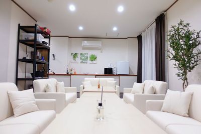 フクスぺ リビング四日市の室内の写真