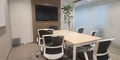 Regus 会議室｜高速Wi-Fi完備の落ち着いたビジネス空間 - リージャス会議室 新宿南口