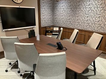 ドリンク付☕️｜Regus 会議室｜高速Wi-Fi完備の落ち着いたビジネス空間 - リージャス会議室 Signature 六本木ヒルズ森タワー
