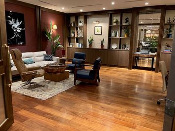 ドリンク付☕️｜Regus 会議室｜高速Wi-Fi完備の落ち着いたビジネス空間 - リージャス会議室 Signature 六本木ヒルズ森タワー