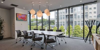 Regus 会議室｜高速Wi-Fi完備の落ち着いたビジネス空間 - リージャス会議室 SPACES赤坂