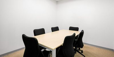 Regus 会議室｜高速Wi-Fi完備の落ち着いたビジネス空間 - リージャス会議室 オープンオフィス溜池山王
