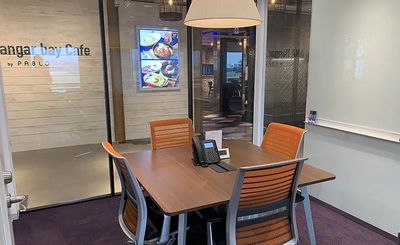 Regus 会議室|高速Wi-Fi完備の落ち着いたビジネス空間 - リージャス会議室 エクスプレス羽田空港第1ターミナル