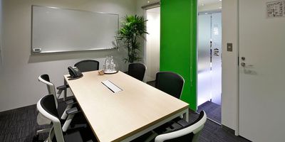 Regus 会議室｜高速Wi-Fi完備の落ち着いたビジネス空間 - リージャス会議室 原宿