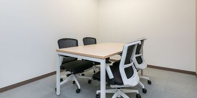 Regus 会議室｜高速Wi-Fi完備の落ち着いたビジネス空間 - リージャス会議室 横浜駅西口