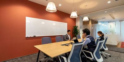 Regus 会議室｜高速Wi-Fi完備の落ち着いたビジネス空間 - リージャス会議室 梅田スクエア
