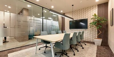 Regus 会議室｜高速Wi-Fi完備の落ち着いたビジネス空間 - リージャス会議室 天神ビジネスセンター