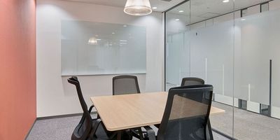 Regus 会議室｜高速Wi-Fi完備の落ち着いたビジネス空間 - Regus 福岡天神スカイホール:FUKUOKA, Tenjin Skyhall