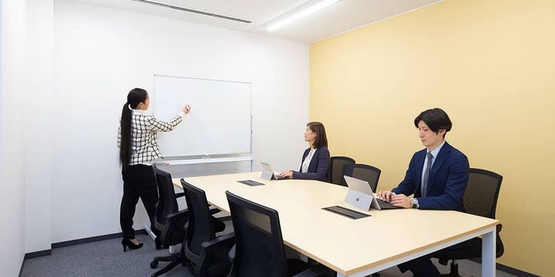 リージャス会議室 オープンオフィス西阪急梅田 Taiyuuの室内の写真