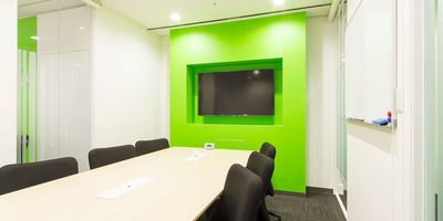 Regus 会議室｜高速Wi-Fi完備の落ち着いたビジネス空間 - リージャス会議室 福岡天神南