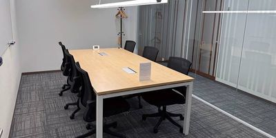 Regus 会議室|高速Wi-Fi完備の落ち着いたビジネス空間 - リージャス会議室 オープンオフィス御堂筋