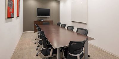 Regus 会議室｜高速Wi-Fi完備の落ち着いたビジネス空間 - Regus アクア博多:FUKUOKA, Aqua Hakata