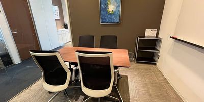 Regus 会議室｜高速Wi-Fi完備の落ち着いたビジネス空間 - Regus アクア博多:FUKUOKA, Aqua Hakata