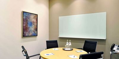 Regus 会議室｜高速Wi-Fi完備の落ち着いたビジネス空間 - リージャス会議室 錦糸町アルカセントラル