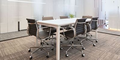 Regus 会議室｜高速Wi-Fi完備の落ち着いたビジネス空間 - リージャス会議室 松山市駅前