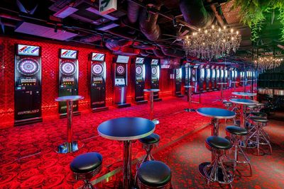 ダイニングダーツバー　Bee名駅店 ダイニングダーツバーBee名駅の室内の写真