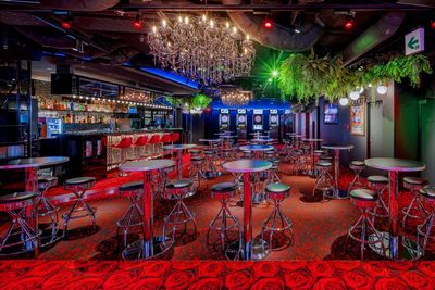 ダイニングダーツバー　Bee名駅店 ダイニングダーツバーBee名駅の室内の写真