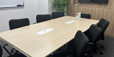 Regus 会議室｜高速Wi-Fi完備の落ち着いたビジネス空間 - リージャス会議室 名古屋駅東口